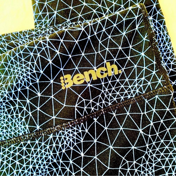 Bench Leggings size M Abstract Geometric Neon Blue on Black - Manchester UK - Picture 2 of 10